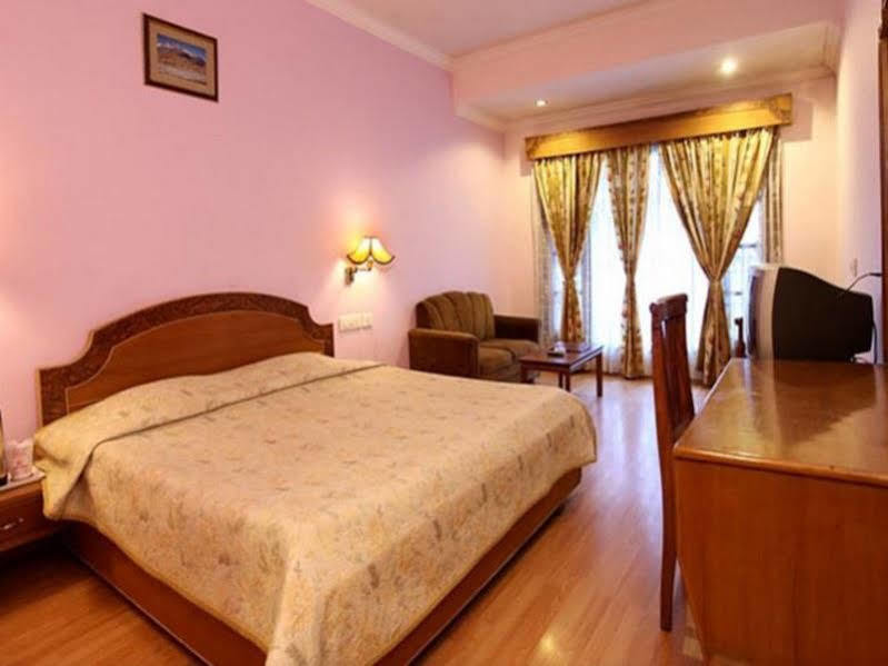 Hotel Dalhousie Heights Ngoại thất bức ảnh